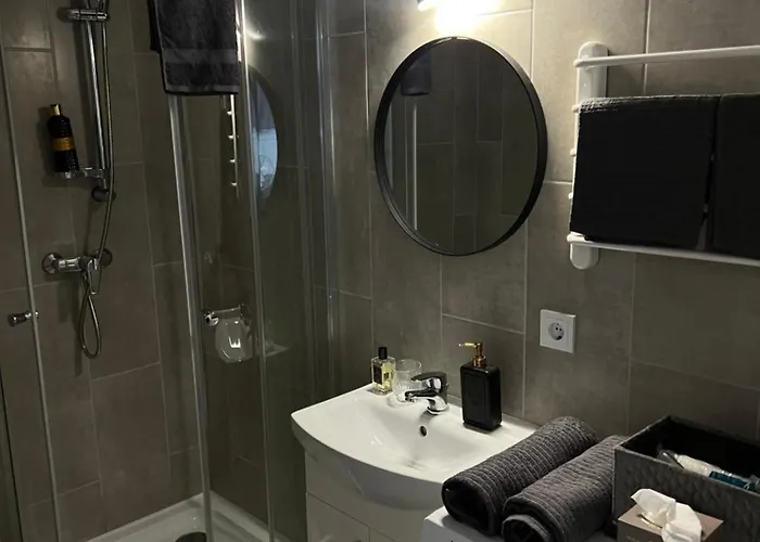 111 Near Old Town Apartamento